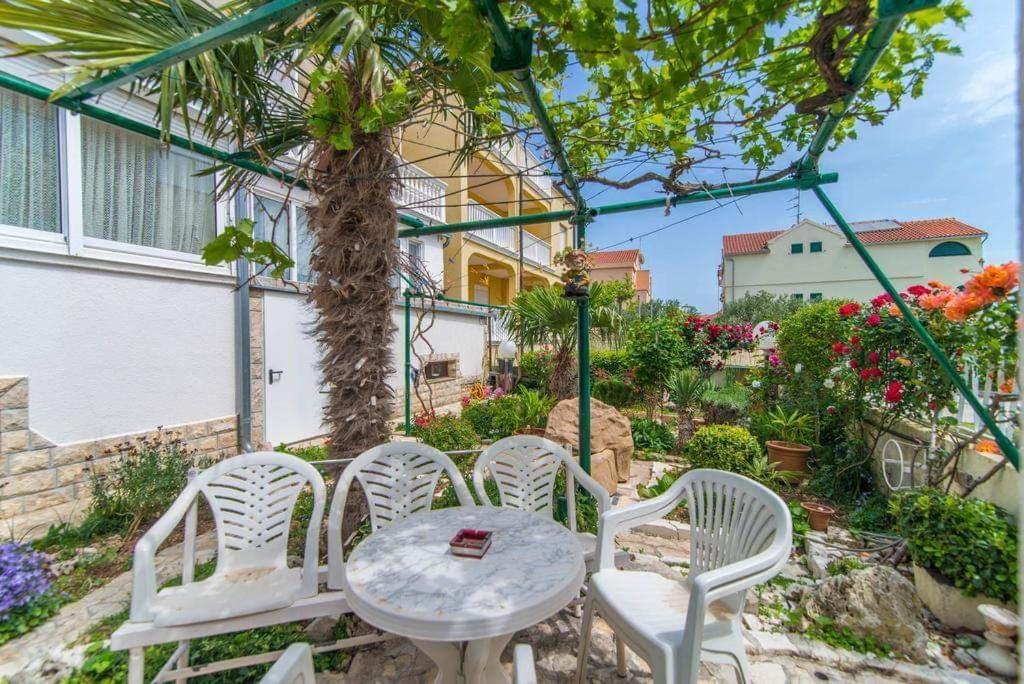 Apartmani Krizanovic Vodice Exterior photo