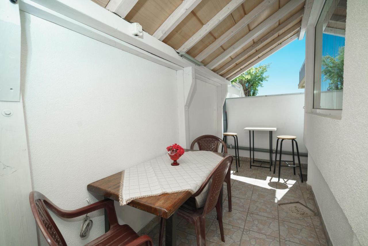 Apartmani Krizanovic Vodice Exterior photo