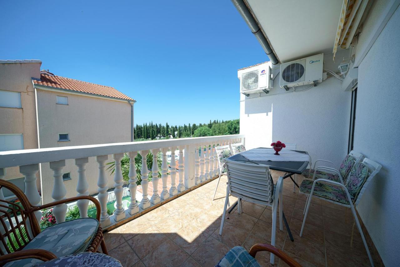 Apartmani Krizanovic Vodice Exterior photo
