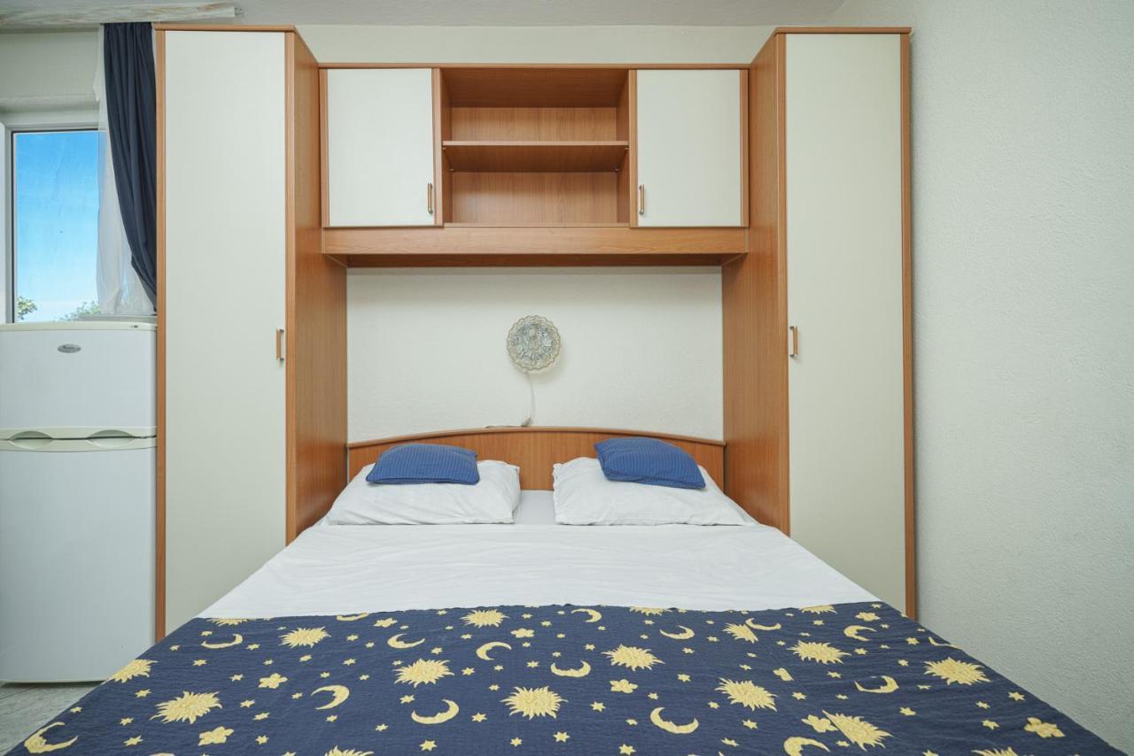Apartmani Krizanovic Vodice Exterior photo